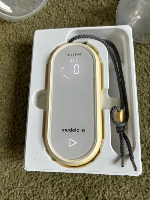 Medela Freestyle Flex Doppel Milchpumpe Kompaktes Schweizer Design mit USB