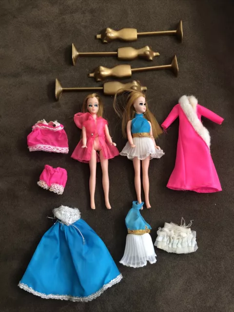 Vintage 1970 Topper Dawn Doll Lot 2 Dolls 4 Stands 8 Clothing Pieces