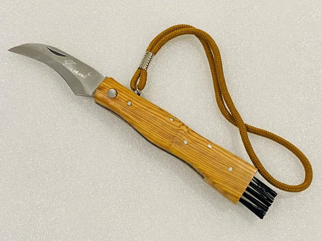 Couteau de poche champignon avec manche en bois de teck avec son cordon.