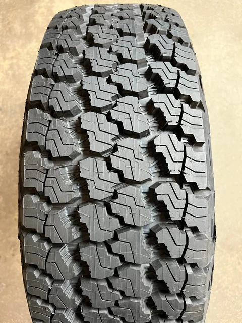 Take Off LT 30X9.5R15 Goodyear Wrangler Silent Armor - 104R - 20/32 No Repairs