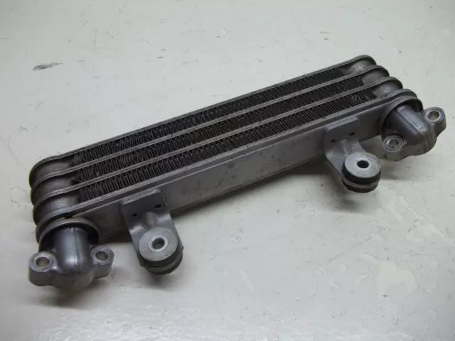 radiateur d'huile de honda vfr 750 an 1988 rc24