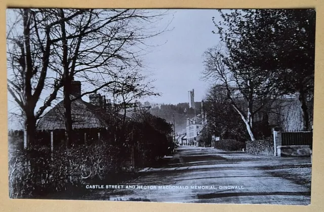 Postcard Castle Street & Hector MacDonald Memorial,Dingwall.Ross & Cromarty.RP