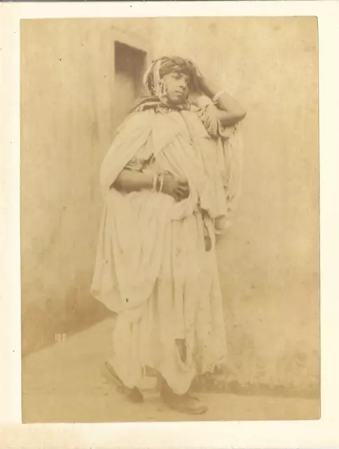 Jeune femme Ouled Naïd circa 1870 Biskra Algerie Photo 11.5 x 15.5 cm