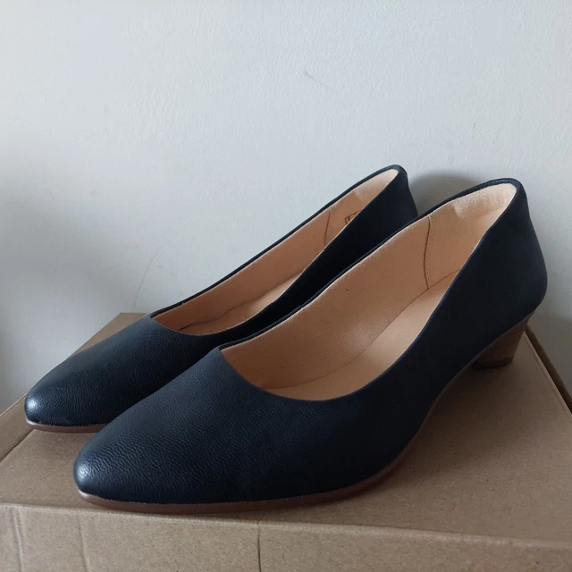 Clarks mena store bloom navy