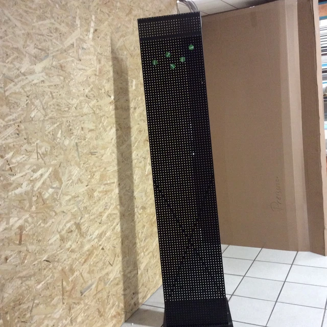 Metall-Board, schwarz, gelochtes Blech, 180 cm hoch, 40 cm breit, 