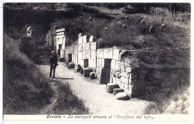 Orvieto - La necropoli etrusca al "Crocifisso del tufo" - 1910
