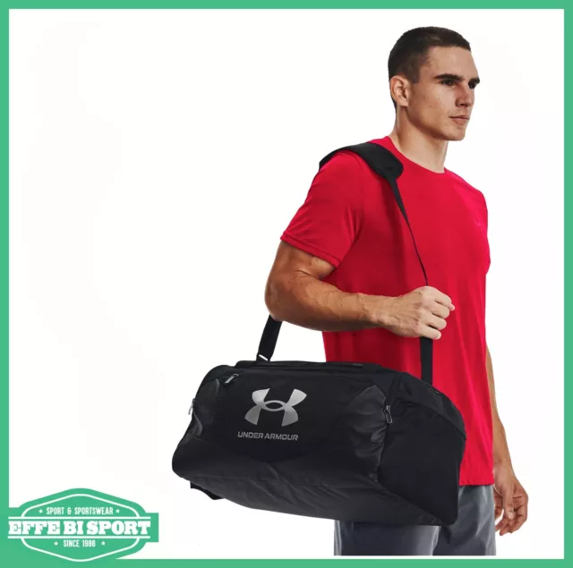 Borsone Under Armour da palestra borsa piccola con tracolla e cerniera sport