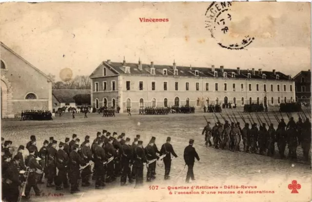 CPA AK VINCENNES Artillery Quarter Parade-Revue (672181)