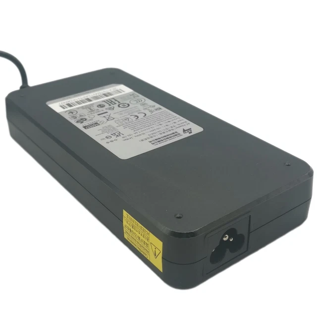 Chargeur/Adaptateur Secteur Nikon EH-21 - Entrée 100-240V, Sortie 8.4V 1,3A/0,65A, Occasion Fonctionnel