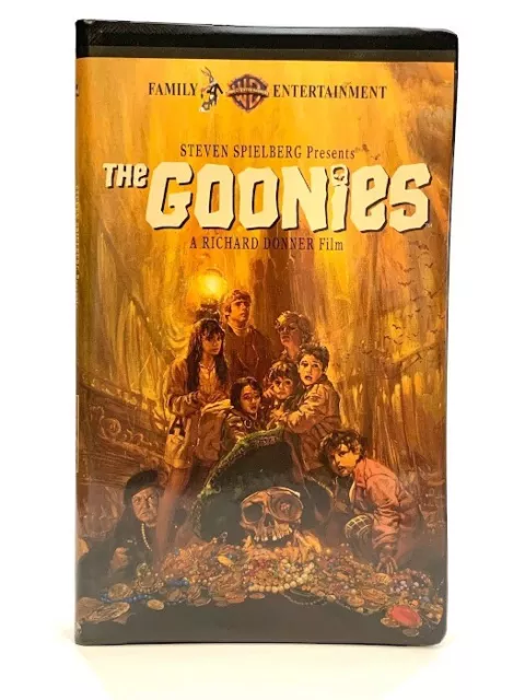 THE GOONIES (1985) VHS Video STEVEN SPIELBERG Corey Feldman-Clam Shell ...