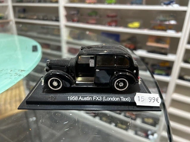 Modellauto Audi 100 C3 *Taxi* 1989 ivory-white Triple9 1:18 (Türen