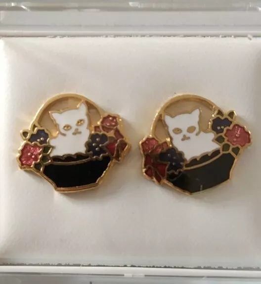 Cloisonne Enamelling & Gilt White Cat in Basket Earrings. NEW. Boxed Gift Idea