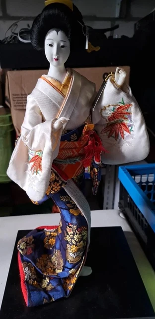 alte japanische Dame Figur Geisha Puppe im Kimono
