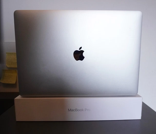 MacBook Pro 15" Touch Bar, Intel Core  i7,16 GBRam, 256SSD