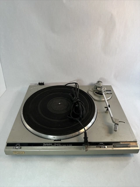 Technics SL-Q200 Turntable MISSING Dust Cover, Powers On And Turns For Parts