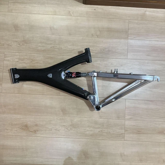 レストア済みTREK Y22 OCLV カーボンフレーム　トレック Y33 The Trek Y22 was a 1990s Carbon Fiber Icon for the masses