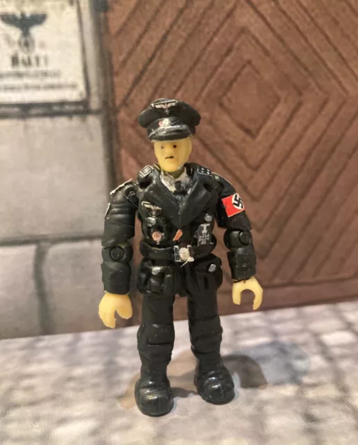 mega bloks call of duty figures similar Germán Officer