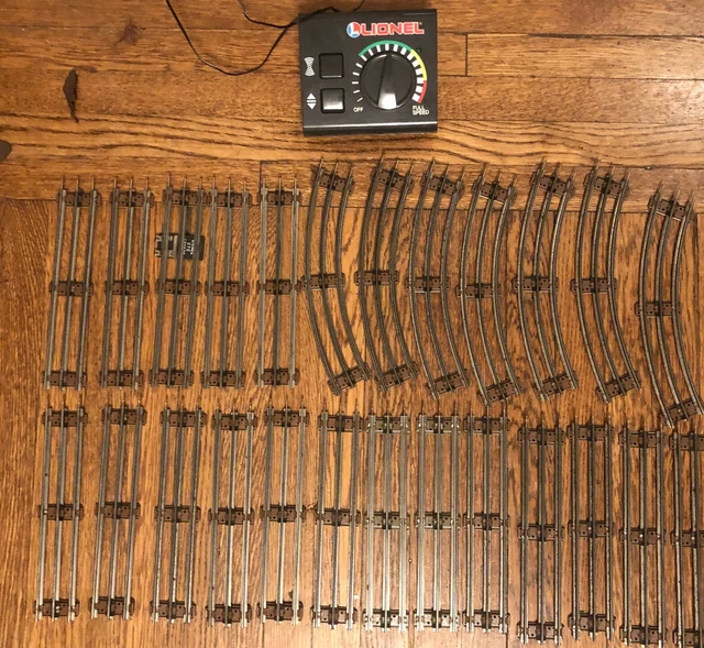 25 Piece Lot LIONEL O Gauge 9" Straight, Curved Train Track 3 rail & Controller