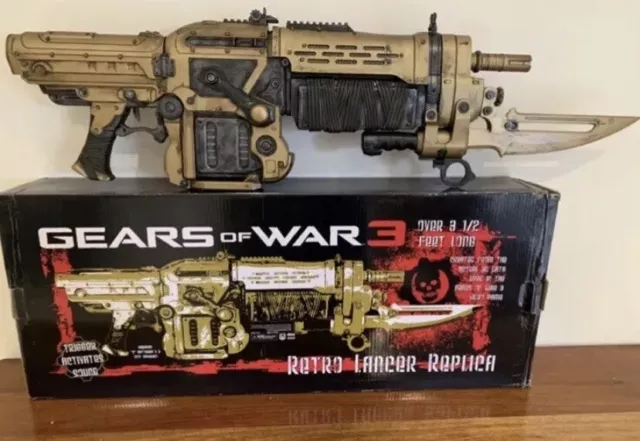 Brand New Boxed Gears of War 3 Gold Retro Lancer 1:1 Replica