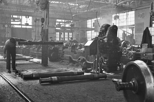 Illinois Central Railroad Train Repair Shop Chicago IL Reprint Postcard