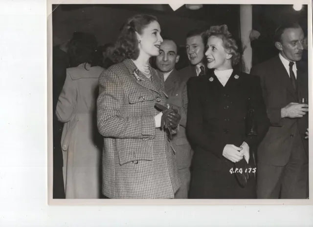 Valerie Hobson smiles at a party candid VINTAGE Photo