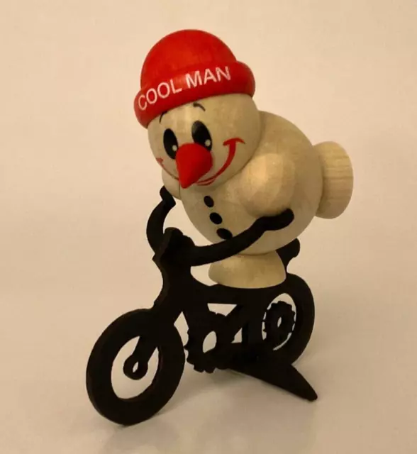 COOL MAN 508 Schneemann macht Kunststück auf BMX Rad, Design Karsten Braune