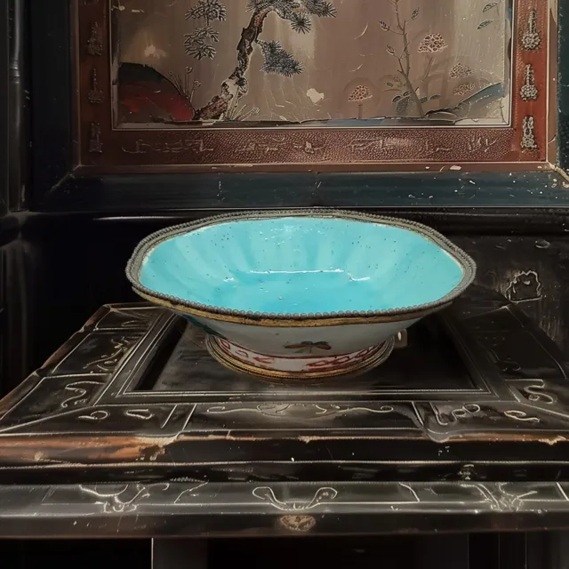 Chine Bol ancien cerclé bronze XIXe siècle Porcelaine décor floral