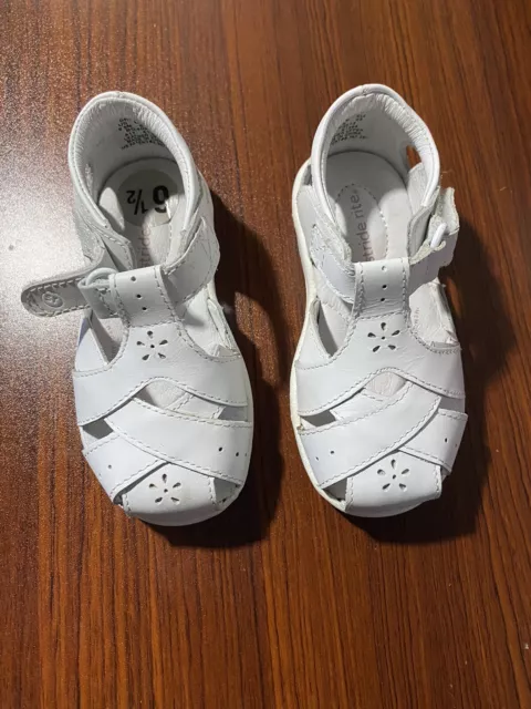 Stride Rite SRTech Tulip Sandal White Toddler (1-4 Years) 6.5 *with Flaw
