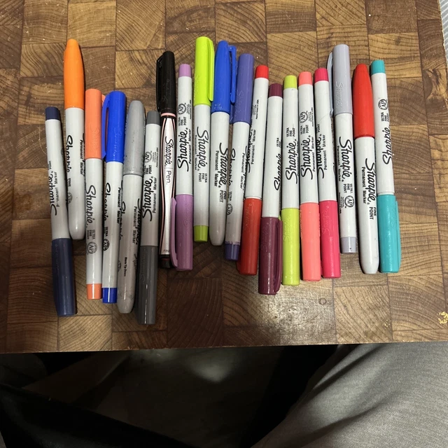 sharpie markers lot Of 20 Working
