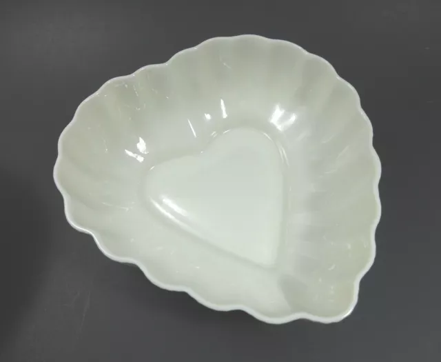 Pair Belleek 6.5" Shell Large Heart Candy Snack Serving Bowls Gold 7th Mark 2