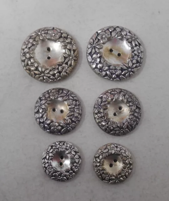 Lot 6 Boutons anciens en métal décor floral - Mercerie vintage