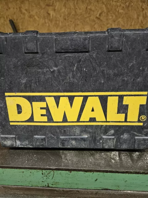 dewalt router 110v