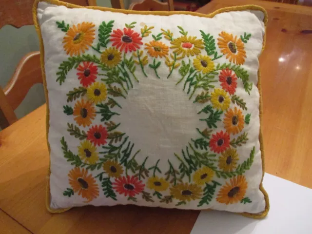 Vintage Crewel Embroidery Finished Flower Ring Circle 13" Sq Pillow Some Wear