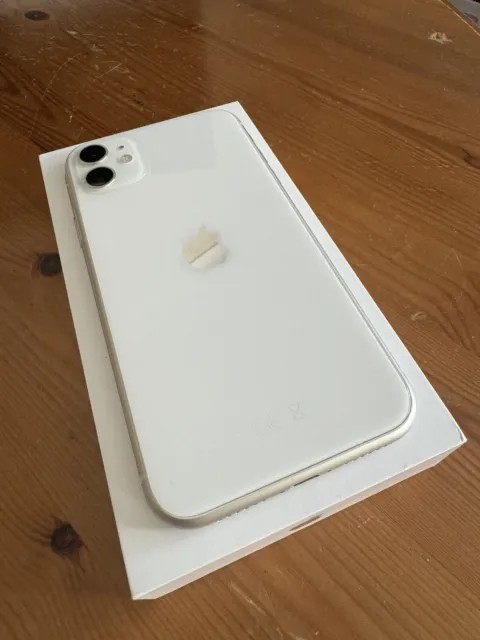 Apple iPhone 11 - 64GB - White (Unlocked) A2221 (GSM)
