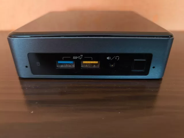 Intel NUC 8Gen i5-8259U 8GB RAM 250GB Samsung SSD Windows 11 Pro