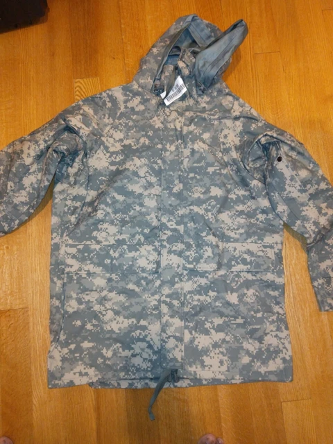 USGI Parka Cold Weather Camouflage ACU Medium Long US Military  issued GORTEX.