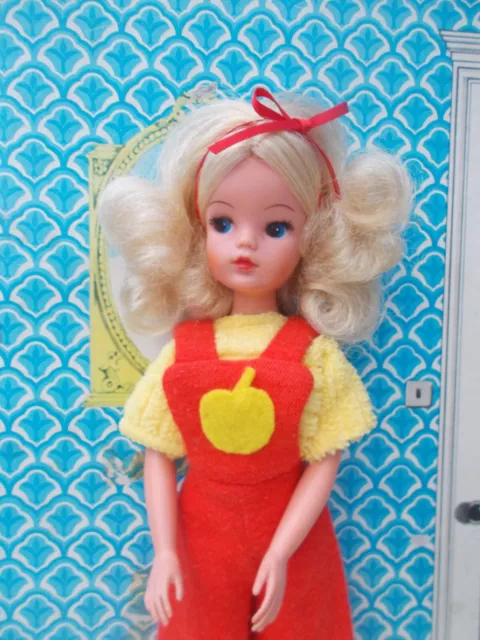 Stunning rare 1975 Pretty Pose Sindy with thick curly blonde hair 3