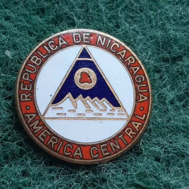 Football badge .Federation association NICARAGUA old  enamel vintage stick pin