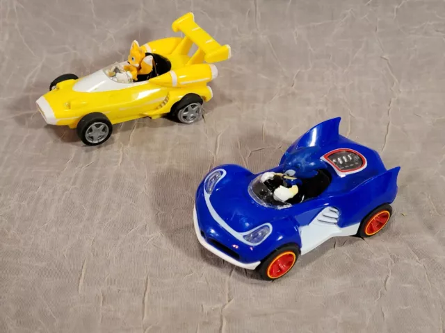 2013 Sonic The Hedgehog And Tails 1:43 Slot RC Slot Cars Blue & Yellow Lot 2