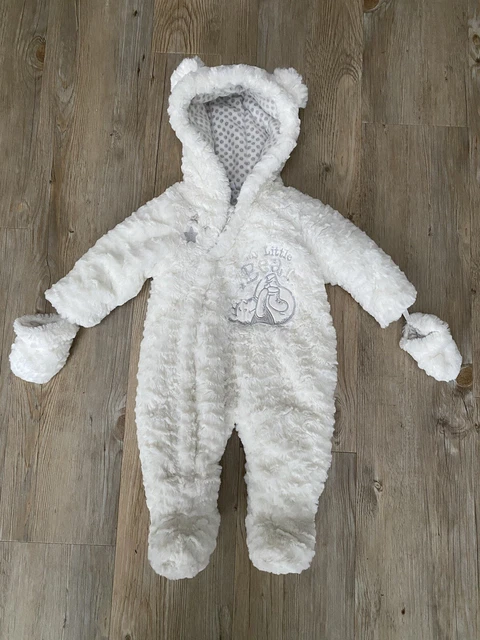 BABY 0 3 MONTHS white fur bobble Snowsuit Pram suit Super Soft