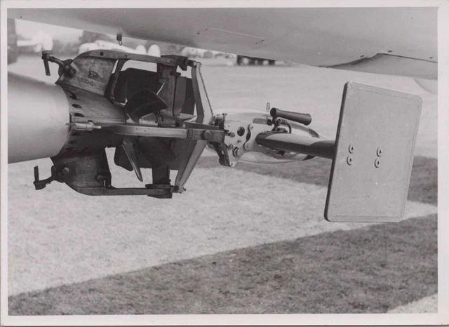 Bristol Brigand Undercarriage Original Vintage Press Photo Raf Royal Air Force 1
