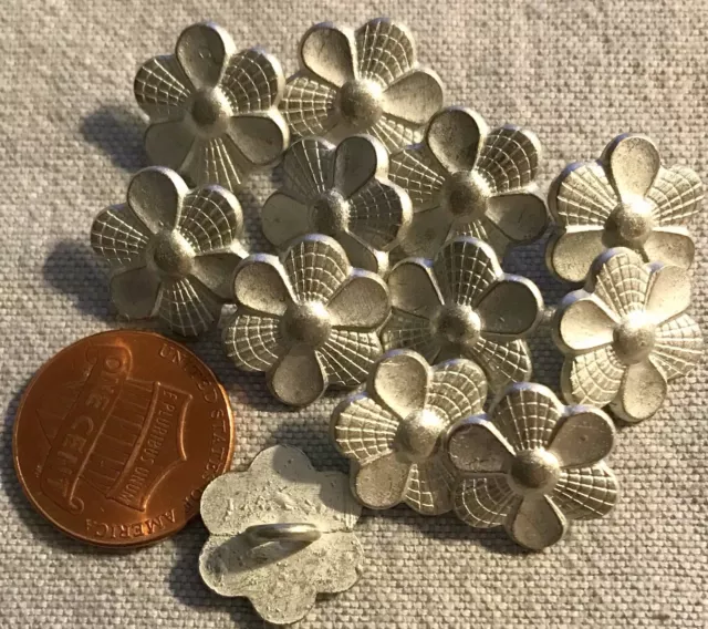 12 Matte Pale Silver Tone Metal Floral Flower Shank Buttons 5/8" 15MM Lot # 2858