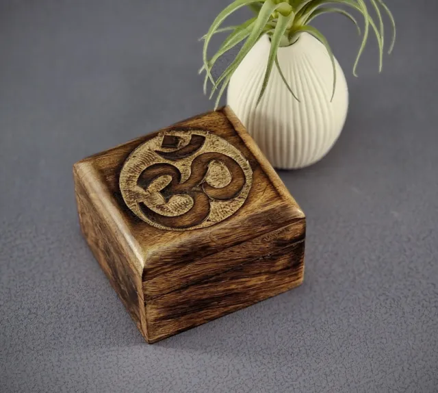 Budawi® Holztruhe Holzbox aus Mangoholz Motiv Om Schatulle Truhe Kiste Versteck