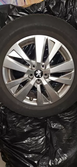 Peugeot Alufelgen mit Michelin Winterreifen für Peugeot 3008 1.2 (gebraucht).