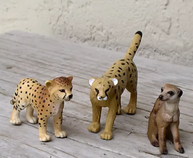 Schleich Am Limes 69 Animal Figure - Cheetah Cub Baby #14327 + K&M female lot