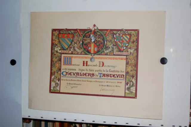 Chromo, Diplome de Chevalier de tastevin par Hansi héraldiste 1935, et L Filiber