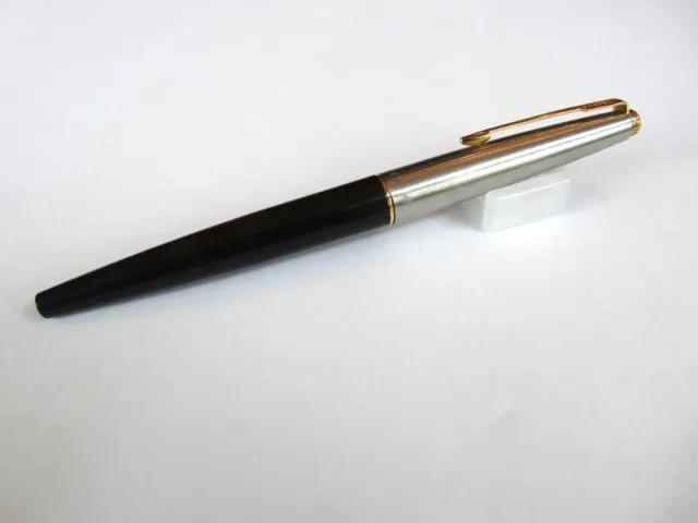 Parker 45 Fountain Pen In Black & Lustraloy Cap With Gold Plated Trim Nib F Size 2