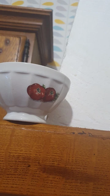 ANCIEN  BOL  décor   légumes  12cm de diamètre excellent état