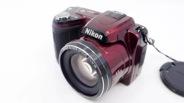 Nikon Coolpix L110 12.1MP Digitalkamera rot 15x + 42B SD - Händler