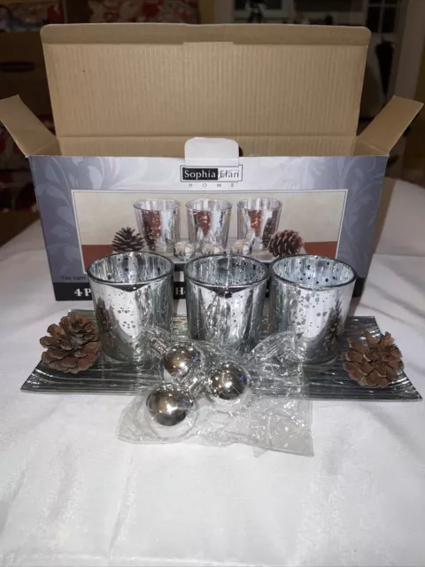 4 PIECE TEA LIGHT HOLDER WITH DECORATIVE ACCENTS Silver CANDLE HOLDERS